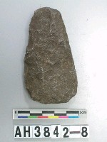 藏品(小型舌刃打製石斧)的圖片